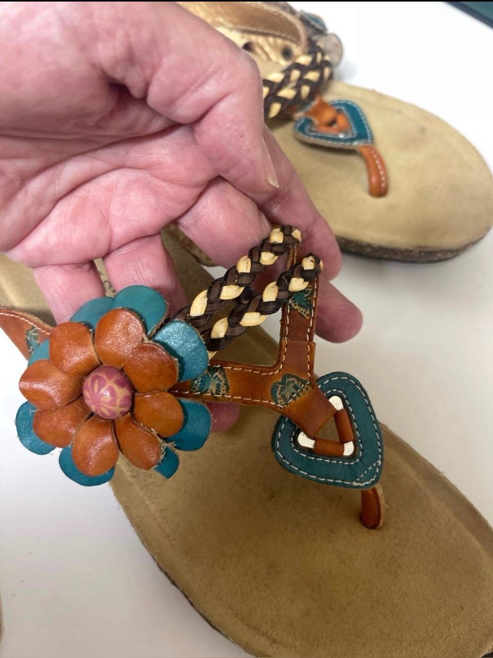 $109 L’Artiste sandals Spring step hand painted sz 7.5